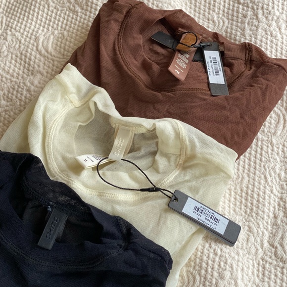 SKIMS summer mesh t shirt in onyx XS - Picture 4 of 5